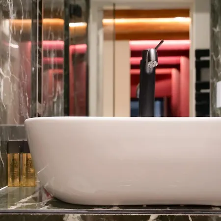 アパート Prestige Boutique Homes-brera 3 ミラノ